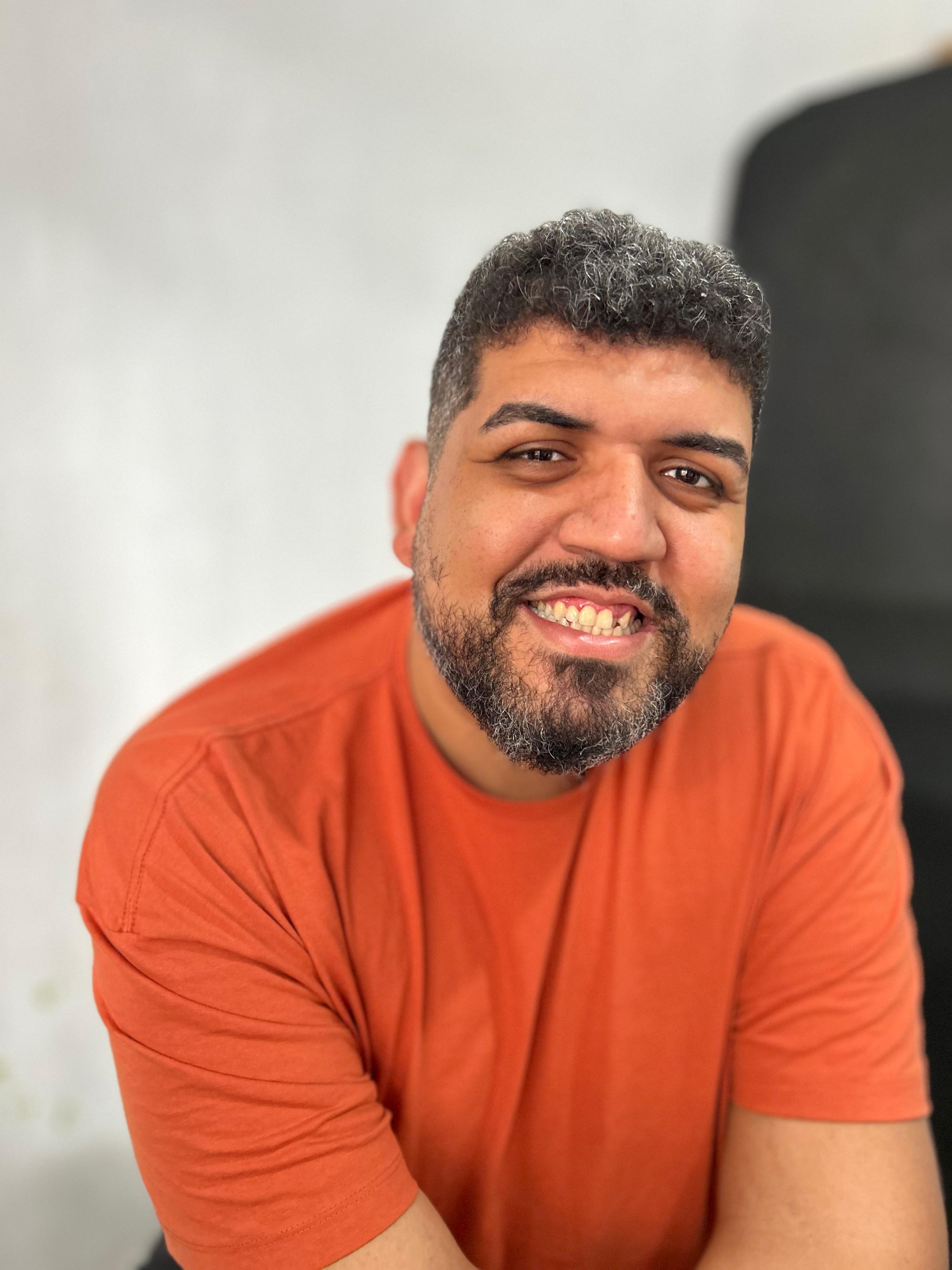 Foto profissional do Dr. Alex Henrique